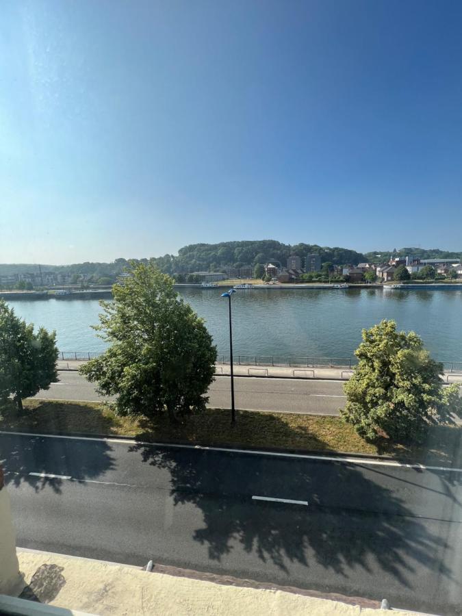 Riverbank * Namur